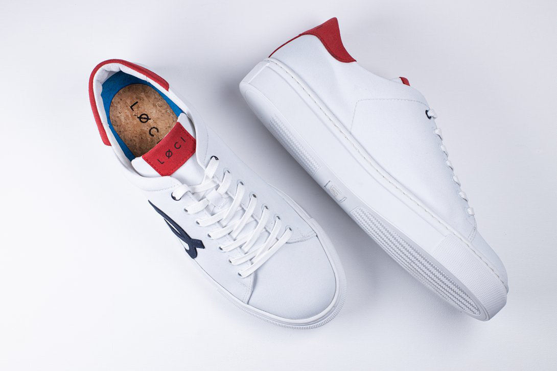 Sustainable white sneakers comfortable stylsih recycled PET plastic black machine washable