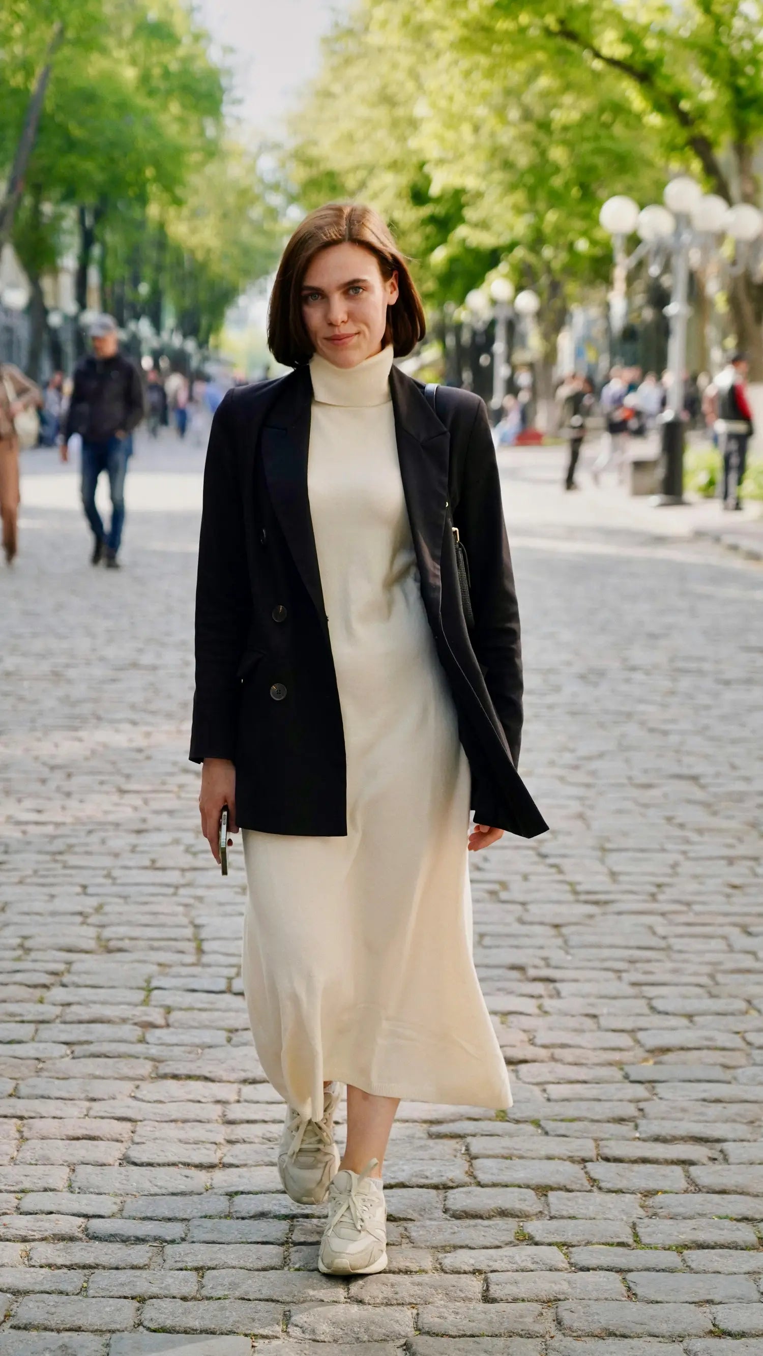 5 Dress-and-Sneaker Looks to Copy, with Accessories and Outerwear